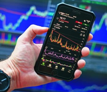 Grow Your Investment Portfolio Efficiently Using a Trading App