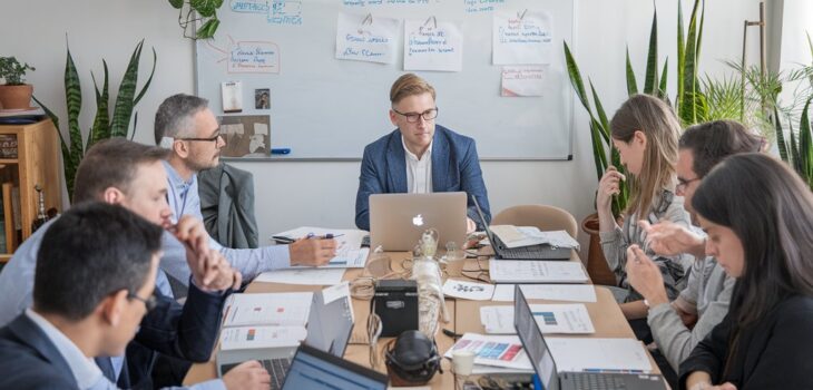 a-photo-of-a-business-analyst-training-session-the-PO1942AeTDeySCztblcQrQ-yT4jeElvR0a9uEK3LoSFPg