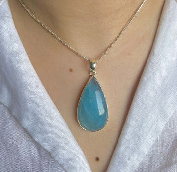Aquamarine Jewelry: The Ultimate Guide to Ocean-Inspired Elegance