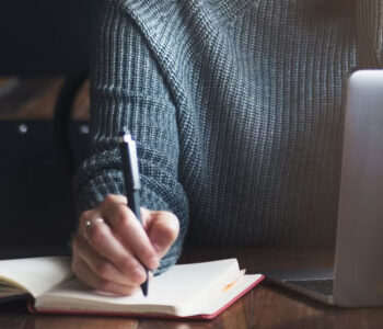 The Best 7 Ghostwriting Companies for Book Writing & Publishing in 2025