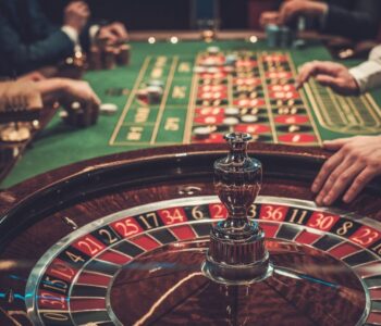 Live Dealer Casino Games: Bringing the Casino to Your Screen