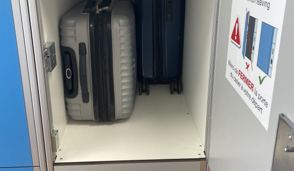 luggage storage in Naples